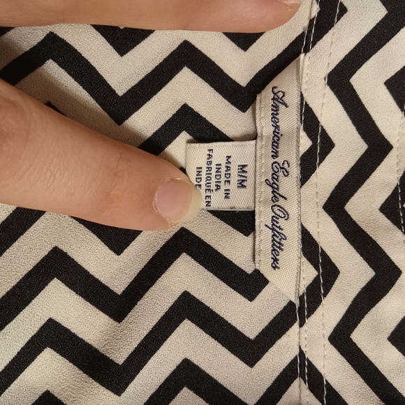 American Eagle Outfitters Black and White Chevron Top - Picture 2 of 7